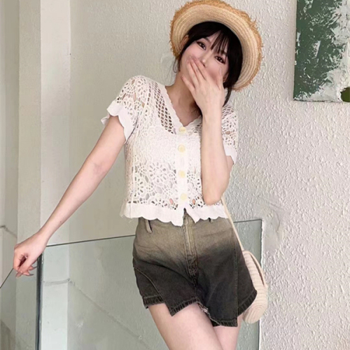 Retro crochet V-neck knitted cardigan for women summer 2024 new Korean style fashion versatile short-sleeved top