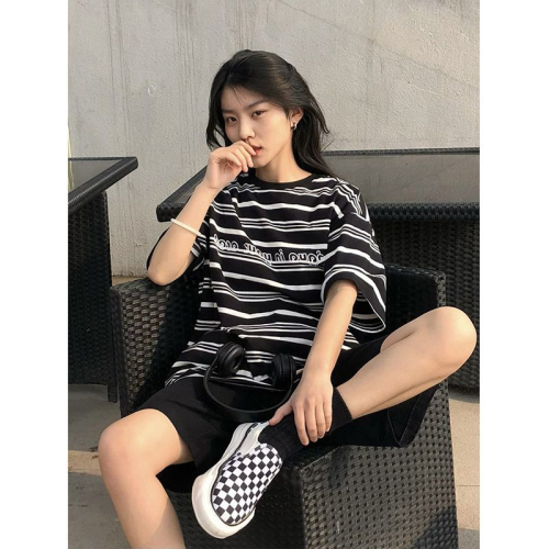 200 pounds large size American high street striped short-sleeved T-shirt for women 2024 summer new loose shorts two-piece set