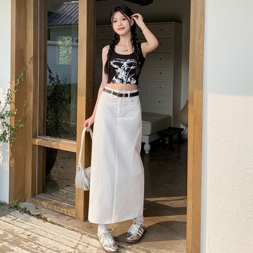 Actual shot of white skirt for women with a niche design for summer, A-line long skirt with rear slit, high-waisted straight skirt