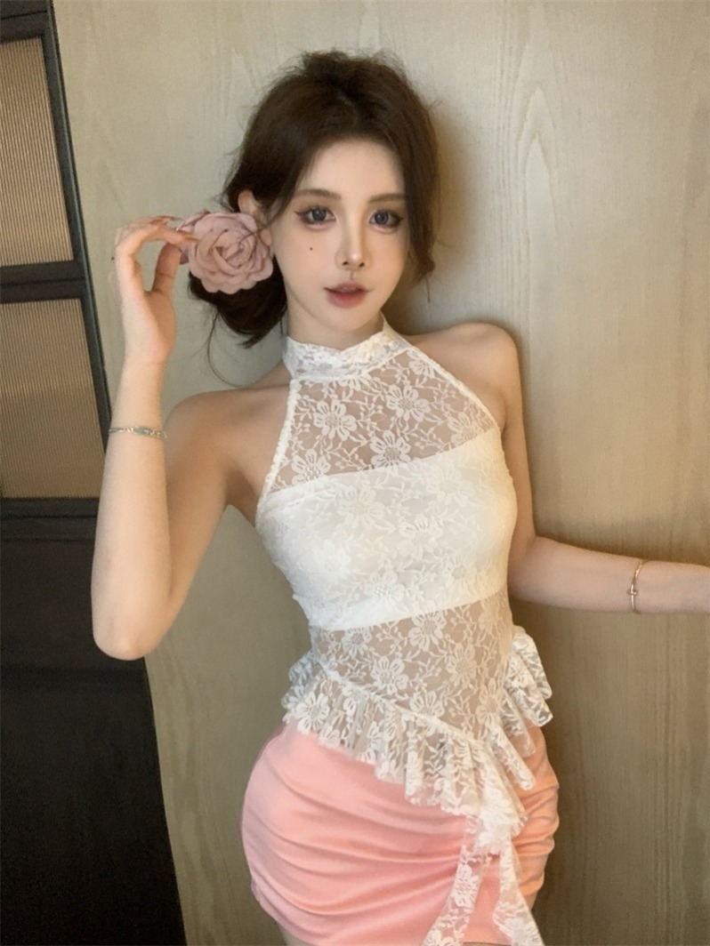 Real shot!  Sweet and girly lace halterneck lace-up vest for women with ruffled ribbons to look slim and hot girl's top