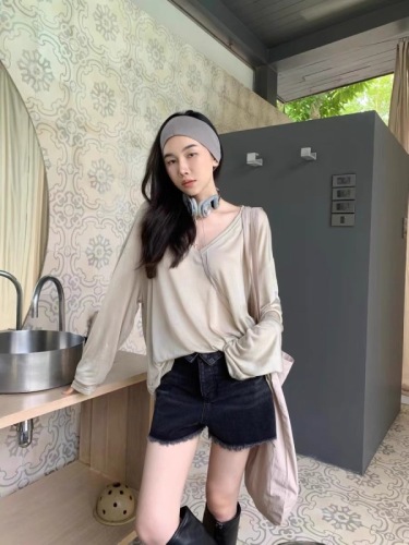 ALL IN Genuine white thin slightly see-through v-neck leaky shoulder long-sleeved T-shirt women's summer loose sun protection blouse top