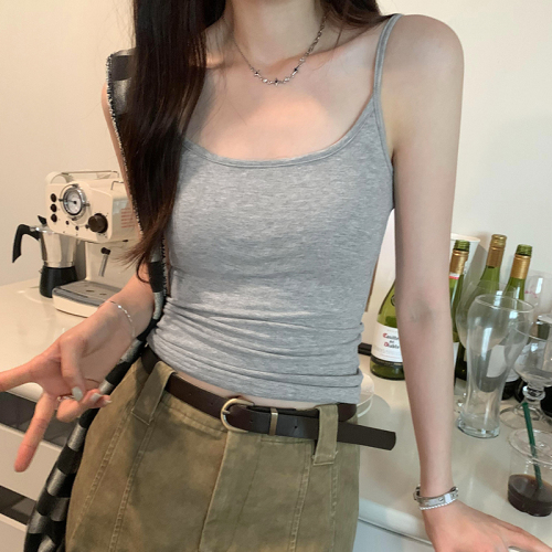 Real photos of Hong Kong style high-end design hot girls chic sleeveless small suspenders women summer 2024 new inner layering shirt