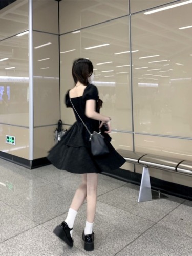 Hepburn style little black dress niche design dress women summer 2024 new waist art high-end short skirt