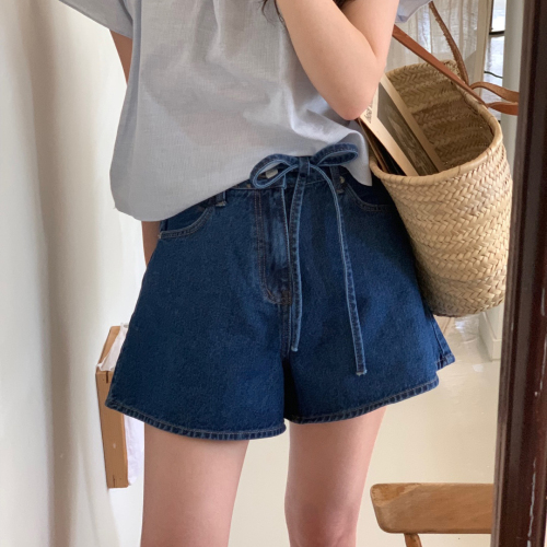 Leg-lengthening high-waisted wide-leg A-line denim shorts