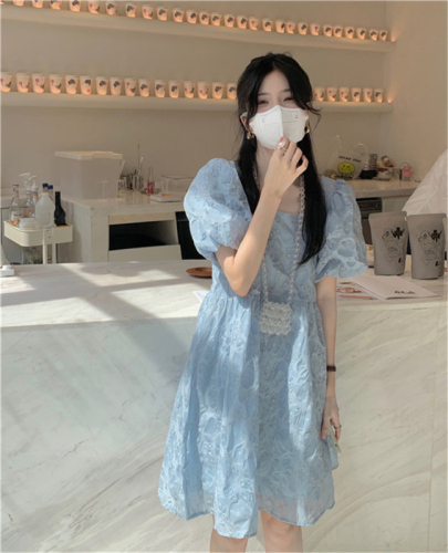 2024 French square neck jacquard dress for women in spring and summer, salt-based outfit, first love style, chic, western-style breast skirt