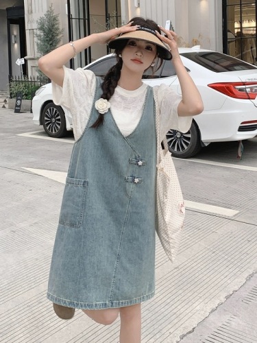 Denim suspender skirt suit for women in summer 2024 new style salt-based outfit to reduce age, cover up flesh and look slimming dress two-piece set