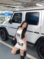 Actual shot of the new summer elastic letter bag hip T-shirt dress that looks like a nightclub luminous body when worn