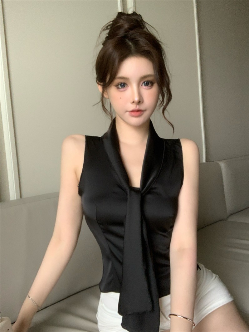 Actual shot of Korean ribbon silk sleeveless slim fit T-shirt with high-end French style to be worn outside