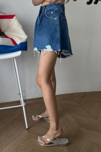 Pleated wide-leg raw edge brushed summer two-tone washed denim shorts