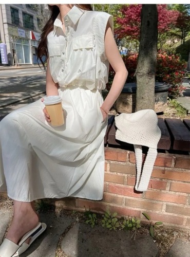 Original Korean chic short sleeveless shirt + half-length skirt suit for women