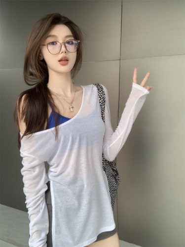 Real shot of pure desire off-shoulder long-sleeved loose T-shirt casual sun protection blouse with irregular slits thin section