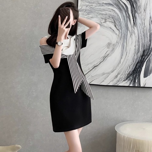 Original workmanship and design niche off-the-shoulder dress for women French socialite fake two-piece fashionable age-reducing black dress