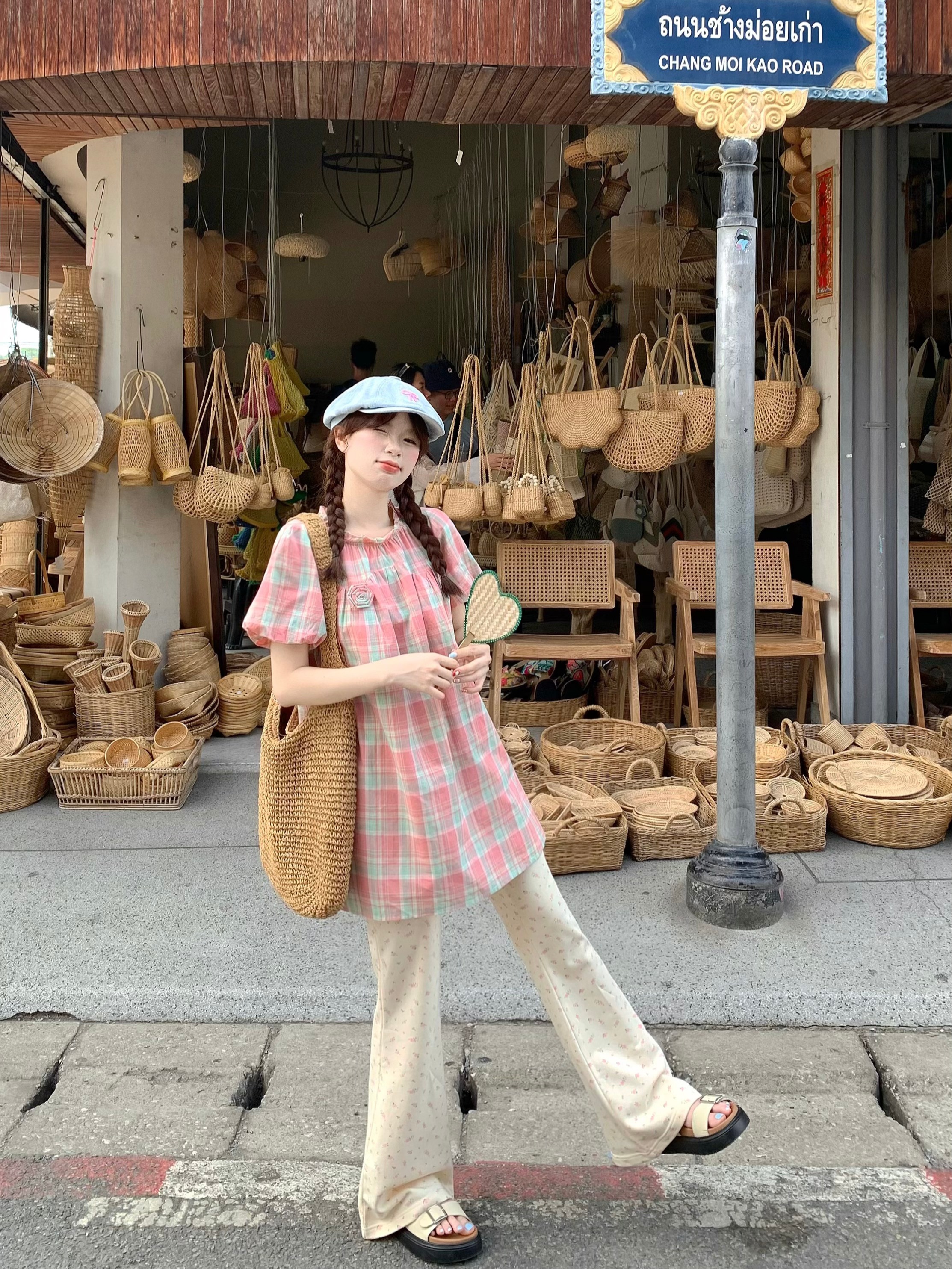 French high-end, sweet and fairy-like puff-sleeved dress + floral casual bell-bottom pants
