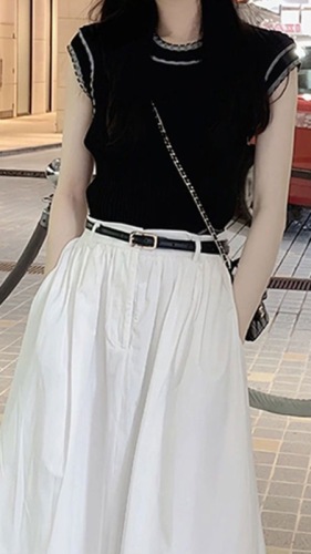 Fashionable temperament suit, new summer style, versatile, slim-fitting, small fragrant style knitted top, white skirt