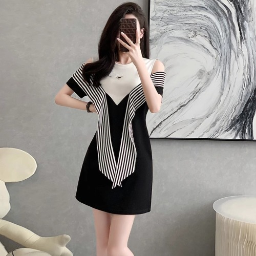 Original workmanship and design niche off-the-shoulder dress for women French socialite fake two-piece fashionable age-reducing black dress