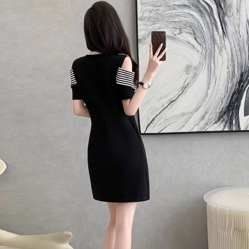 Original workmanship and design niche off-the-shoulder dress for women French socialite fake two-piece fashionable age-reducing black dress