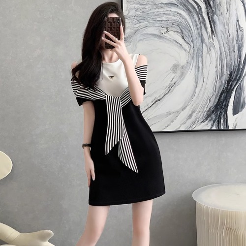 Original workmanship and design niche off-the-shoulder dress for women French socialite fake two-piece fashionable age-reducing black dress