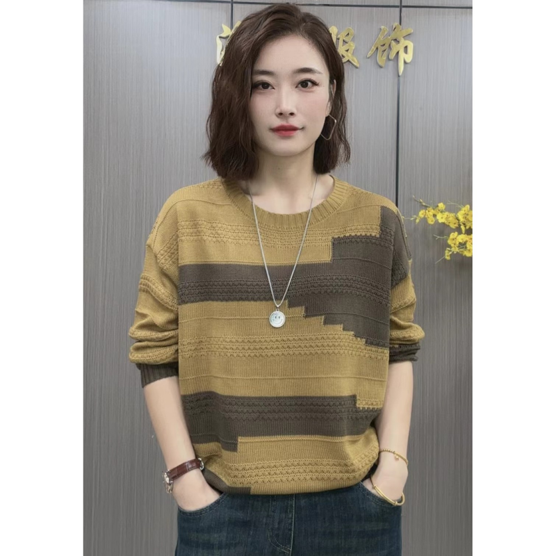High-end color-blocking middle-aged mother knitted sweater for covering the stomach, autumn clothing, loose and versatile casual, stylish women's sweater