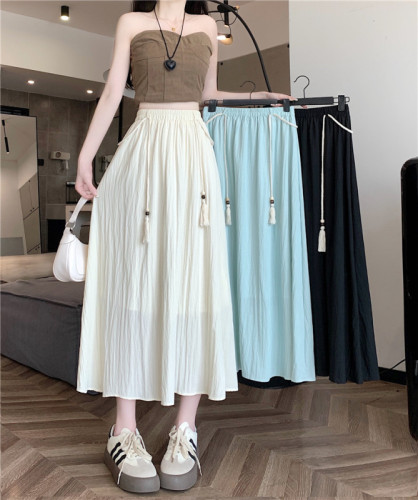 Actual shot of women's new summer loose skirt, covering the flesh and showing slimming, A-line mid-length skirt