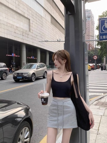 Strawberry with a little spicy self-made, good to wear! Ice silk white strapless camisole for women, summer with built-in bralette, short-sleeved top