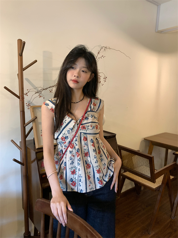 實拍度假風復古氣質碎花顯瘦吊帶襯衫女