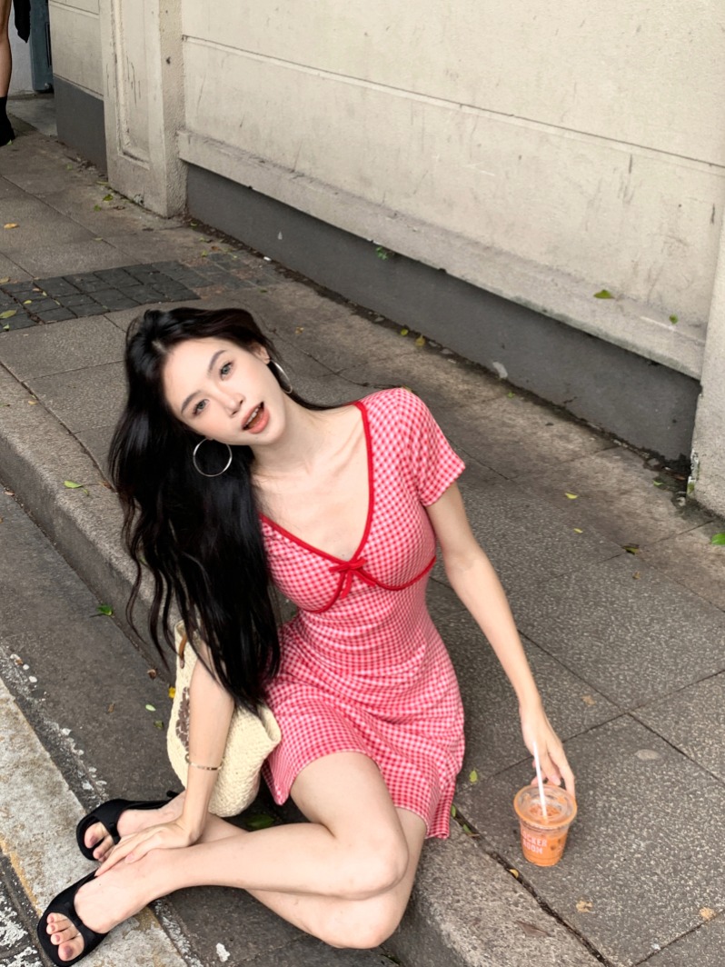 實拍 夏季新款收腰裙子蝴蝶結顯瘦包臀裙V領紅色連衣裙女