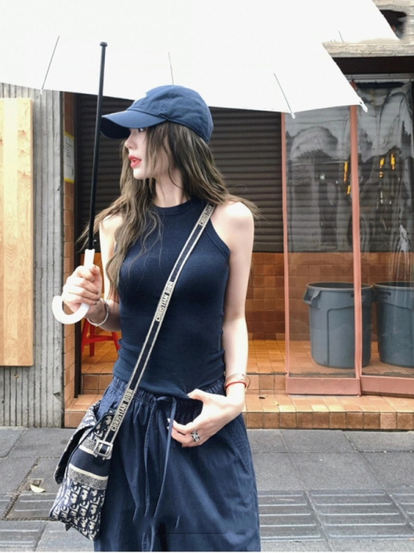 美式復古修身顯瘦小背心女搭配慵懶休閒抽繩寬鬆工裝褲