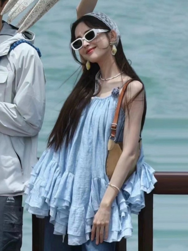 旅行任意門明星古力娜扎同款衣服藍色吊帶襯衫女海邊度假風上衣夏