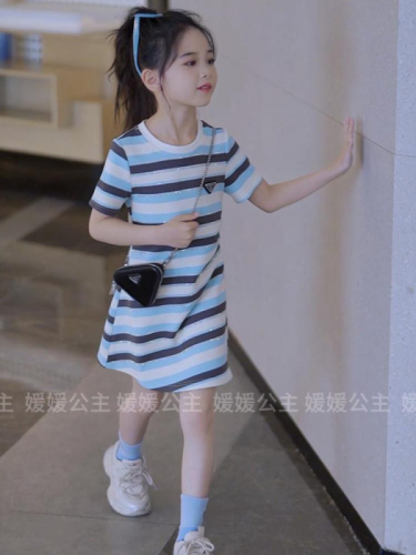 女童夏季连衣裙2024新款洋气儿童裙子中大童小女孩收褶条纹T恤裙