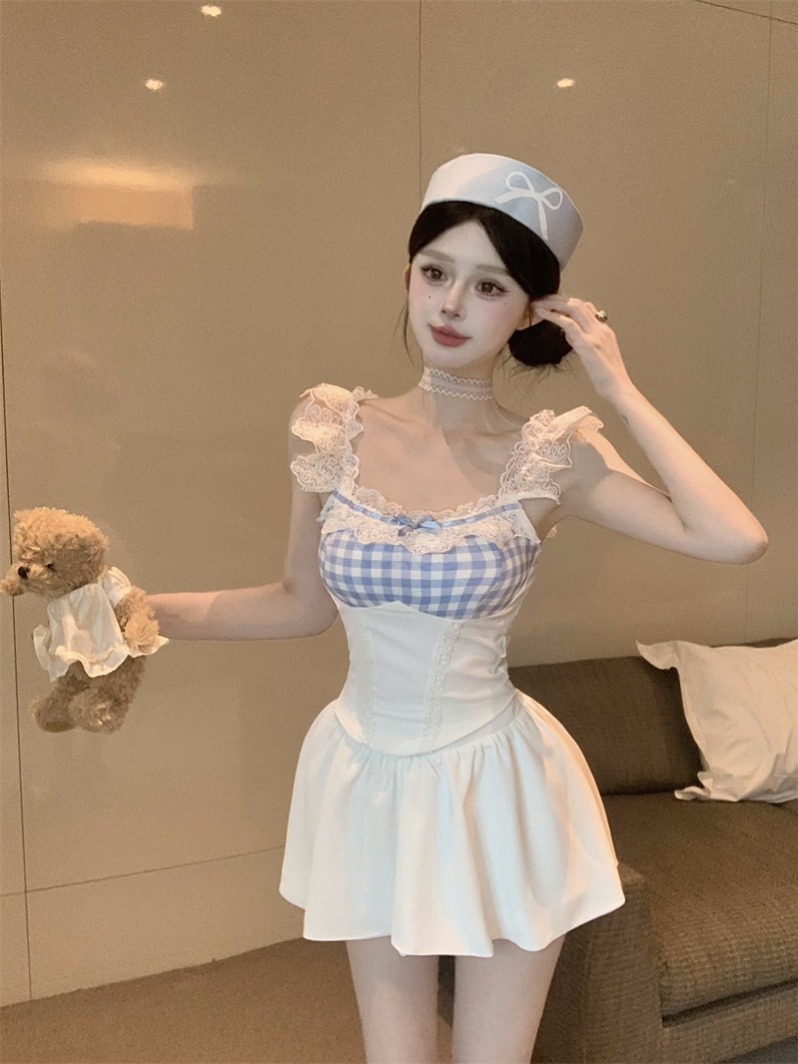 Actual shoot 2024 new patchwork lace spaghetti strap top + college style high-waisted puffy skirt