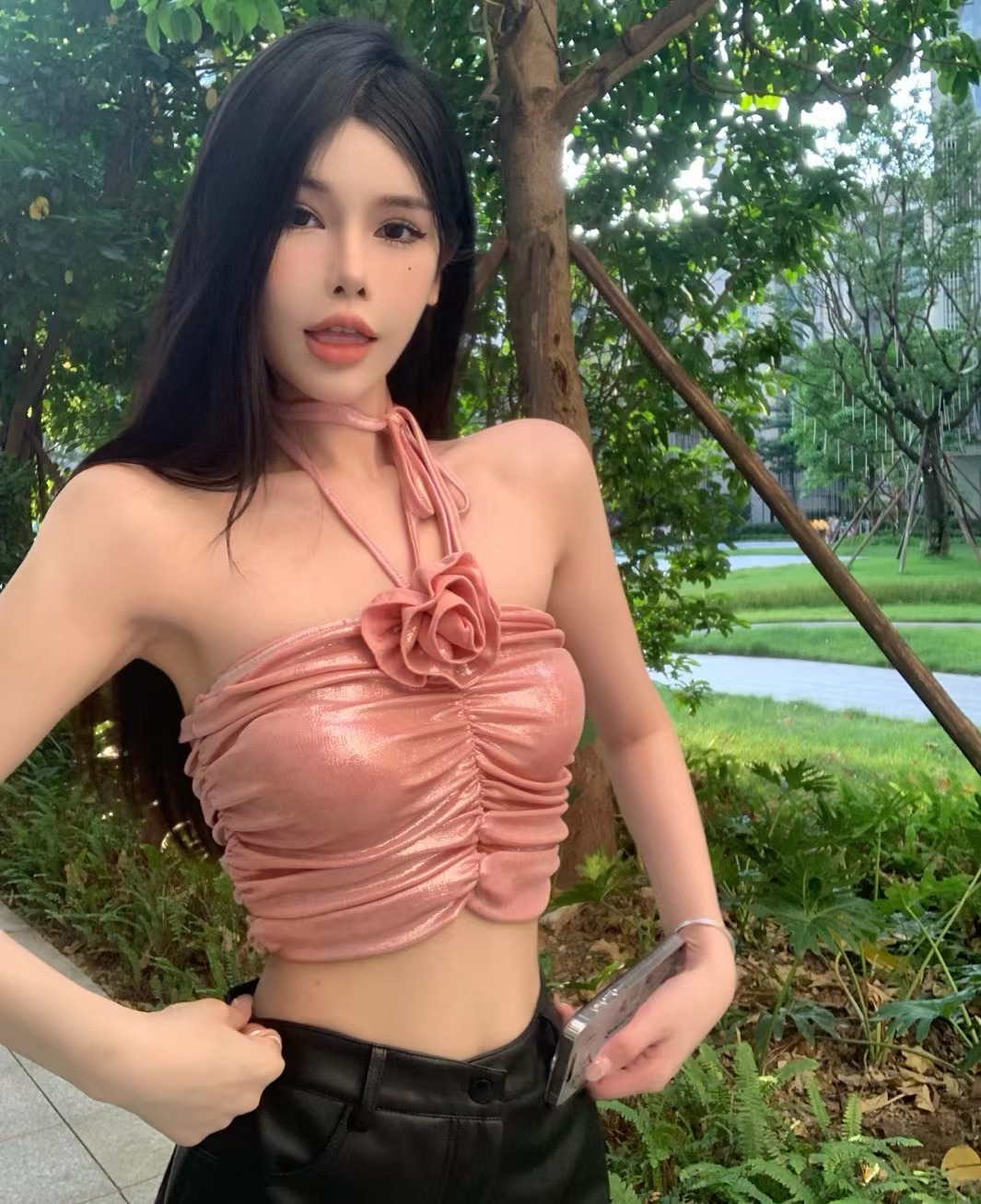 Real shot of sweet and spicy sexy halter neck tube top for early spring new slim fit floral bright silk top for women