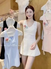 Retro temperament three-dimensional flower sleeveless vest for women summer 2024 western style chic slim mid-length slit top