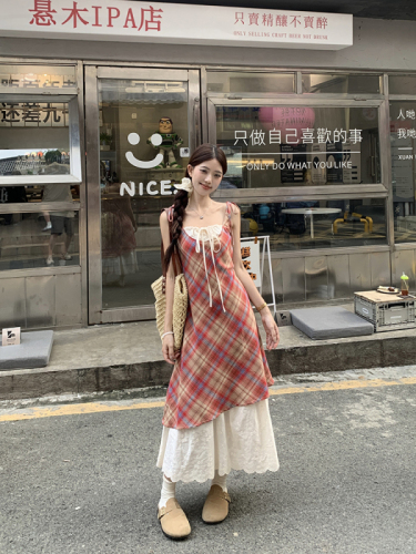 Real shot of retro red plaid suspender dress with fake two-piece splicing long skirt