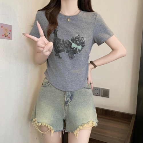 Plus size women's new gray cat fashion pleated short-sleeved top