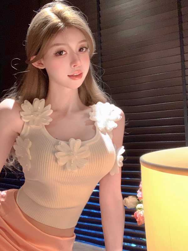 Real shot of three-dimensional flower black vest for women in summer slim-fitting short sleeveless sexy pure lust top