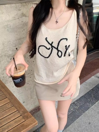 Knitted camisole women's design sense niche pure desire sweet hottie sexy sleeveless top summer women 2024 new style