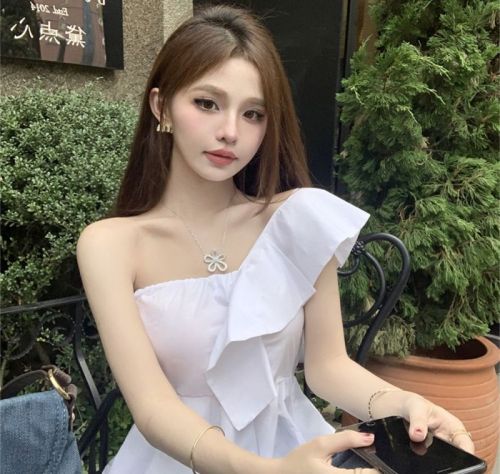 Designed one-shoulder temperament clavicle top women's summer irregular oblique one-shoulder ruffled waist shirt vest