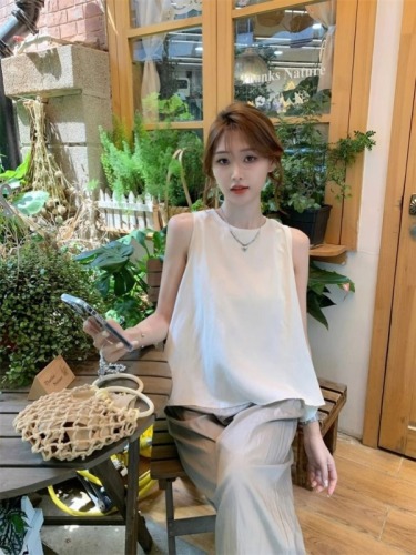 Sleeveless off-shoulder loose vest women's summer new style French niche solid color versatile round neck chic top