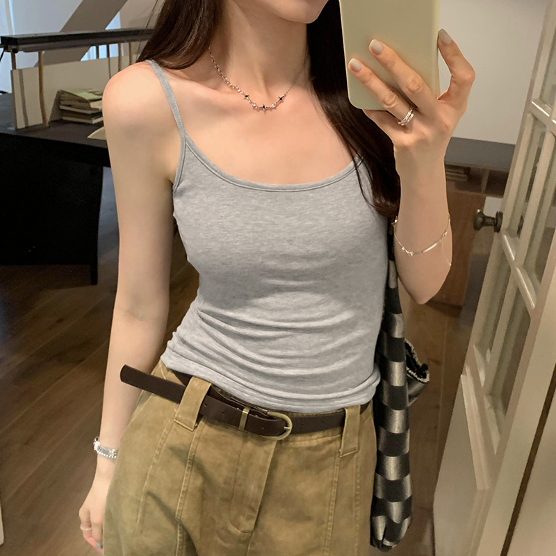 Real photos of Hong Kong style high-end design hot girls chic sleeveless small suspenders women summer 2024 new inner layering shirt