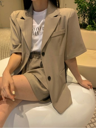 Short blazer + shorts set