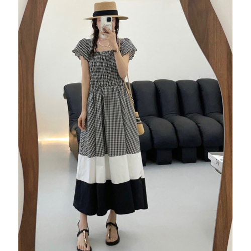 French Square Neck Flying Sleeves Plaid Dress Women's 2024 Summer New Style Waist Slimming Fashion Temperament A-Line Long Skirt