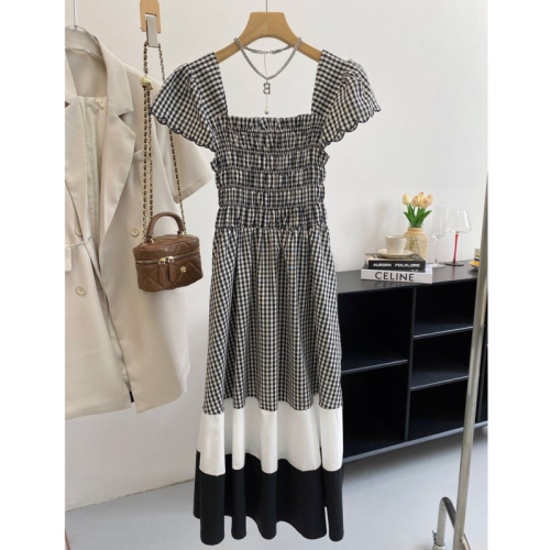 French Square Neck Flying Sleeves Plaid Dress Women's 2024 Summer New Style Waist Slimming Fashion Temperament A-Line Long Skirt