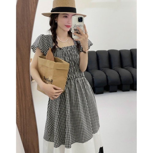 French Square Neck Flying Sleeves Plaid Dress Women's 2024 Summer New Style Waist Slimming Fashion Temperament A-Line Long Skirt