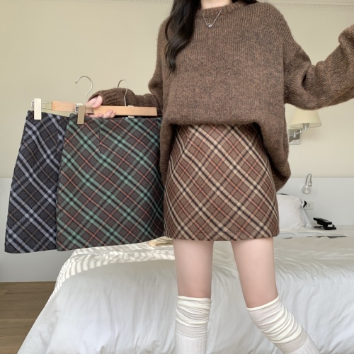 Plus size women's new autumn style Japanese retro plaid college style woolen high waist hip skirt