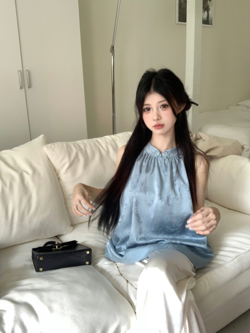 Photographed Sweet Chinese-style Necktie Shirt for Women with a Sense of Elegance, Loose Fit, Whitening Top for Petite Figures + Versatile Casual Pants