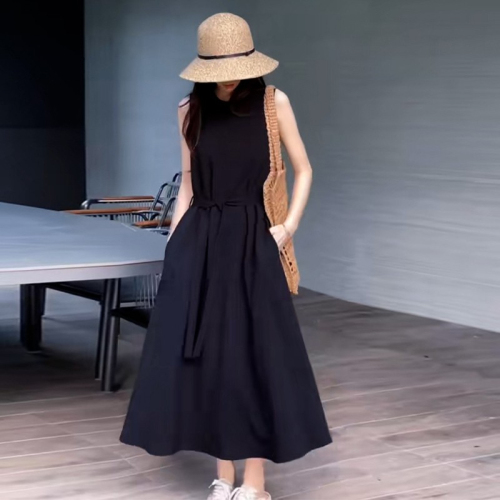 French Hepburn style high-end long skirt for women, chic and unique summer black back hollow sleeveless vest dress