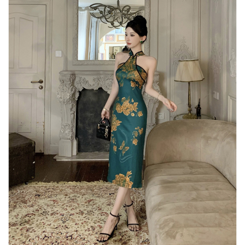 Actual shot of new women's retro Chinese style printed halter neck slim hip-covering cheongsam dress