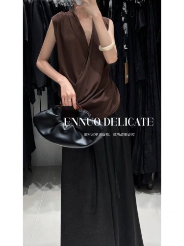 ENNUO Ennuo's new summer style minimalist element overlapping V-neck sleeveless vest for women, versatile casual slimming top