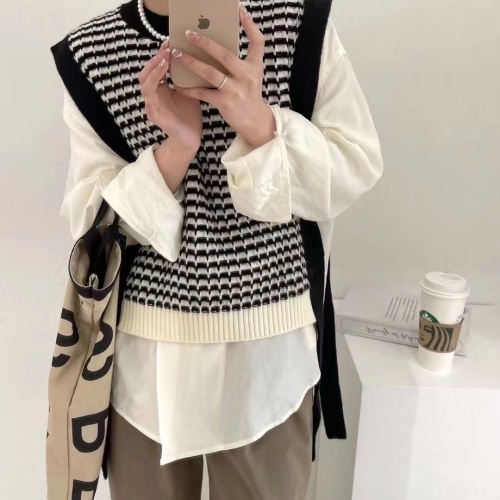 2024 early autumn new sweater black and white striped knitted vest round neck loose streamer vest worn outside