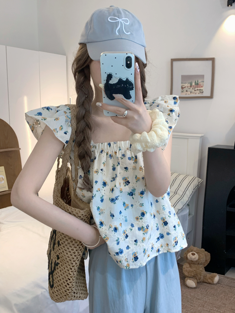 Real shot French sweet sleeveless short square collar embroidered floral vest top for women to cover the flesh and look slimming T-shirt